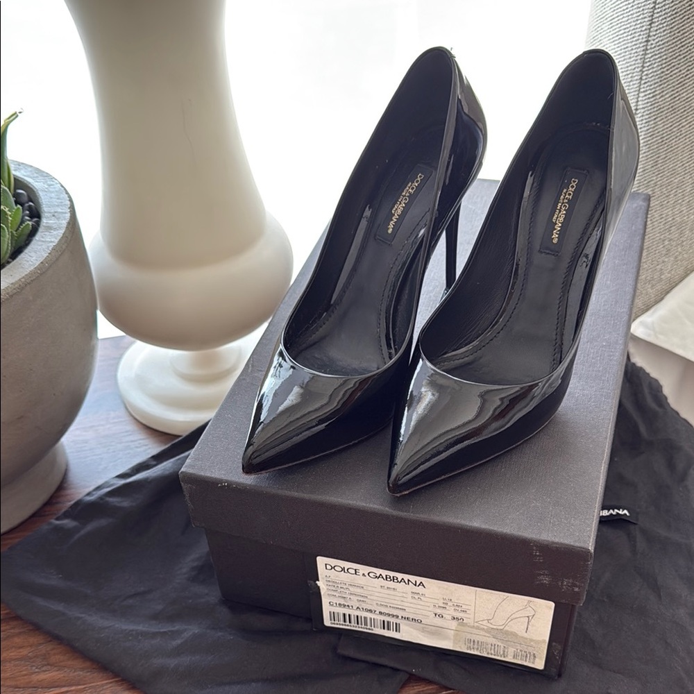 Dolce & Gabbana Stiletto Black Heels Patent Leather Elegance